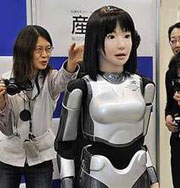 Японцы создали робота-модель