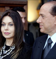 Супруга Берлускони подала на развод