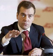 Медведев готовится к информационным войнам