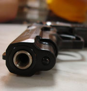 Мальчику, которого застрелил милиционер, подбросили игрушечный пистолет