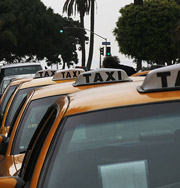 За отказ от секса водителя такси женщина обезумела