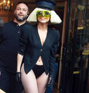 Безумные наряды леди Гага шокируют. Фото