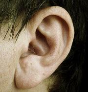 Риск глухоты ребенка можно определить по анализу слюны