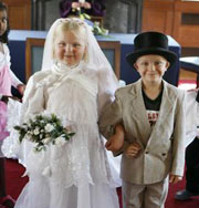 В Голландии венчают шестилетних детей. Фото