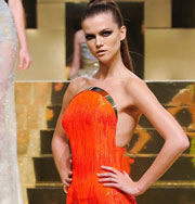 Versace представила новую «хвостатую» коллекцию. Фото