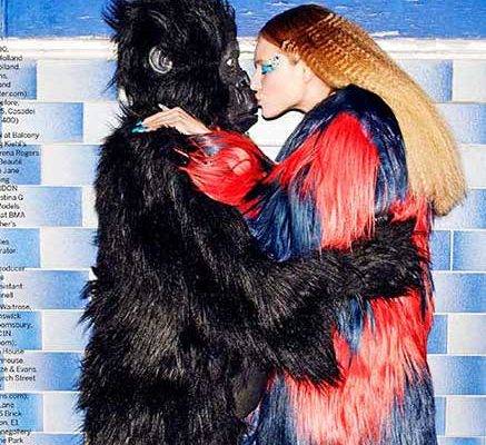 Горилла и модель: новые шутки известных журналов. Фото