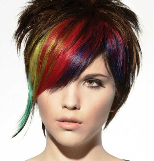 Цветные пряди волос — модный штрих. Фото