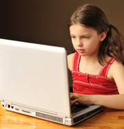 Хакеры подглядывают за девочками через домашние компьютеры