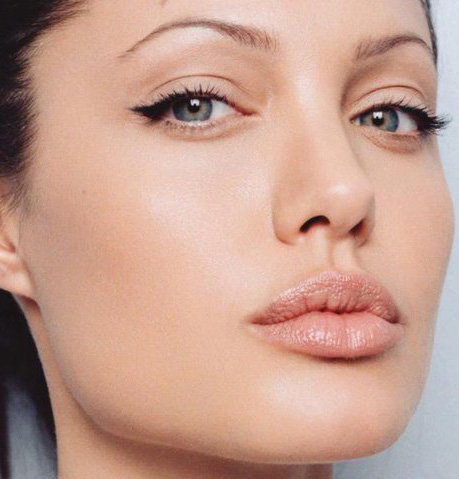 Анджелина Джоли сделает еще одну профилактическую операцию