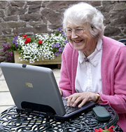 Пенсионерам для счастья нужен интернет