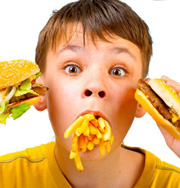 Реклама вредной пищи особенно вредна для подростков