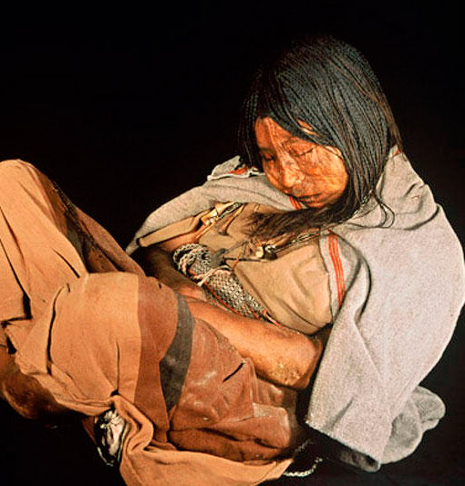 Ученые нашли мумию девочки-подростка, которой более 500 лет. Фото