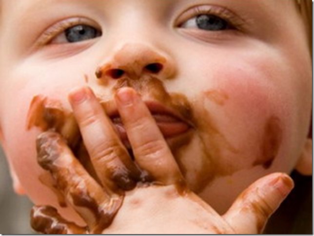У детей появляется зависимость к сладкому еще до того, как они начинают жевать