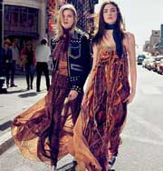 Мода: яркая летняя фотосессия с Касия Стресс и Жаклин Яблонски в Glamour. Фото