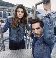 Мода: джинсовый бренд Wrangler сделал кампанию по крышам города. Фото