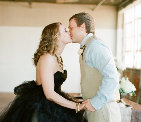 Невесты, которые одели на свадьбу самые необычные платья. Фото