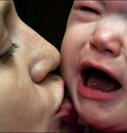 Ученые разобрались почему дети плачут