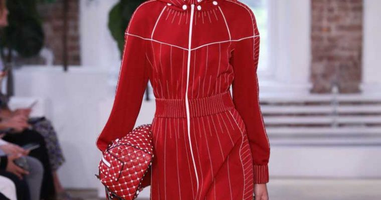 Мода: курортная коллекция в спортивном стиле от Valentino. Фото