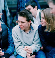 WhatsApp помогает подросткам дружить