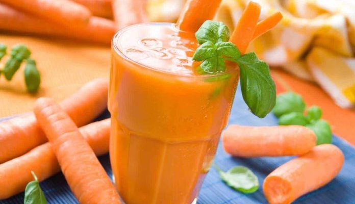 Морковный сок защищает от рака груди