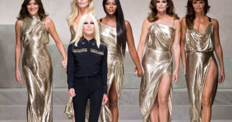 Неделя моды в Милане: Versace пригласила супермоделей 90-х для новой коллекции. Фото