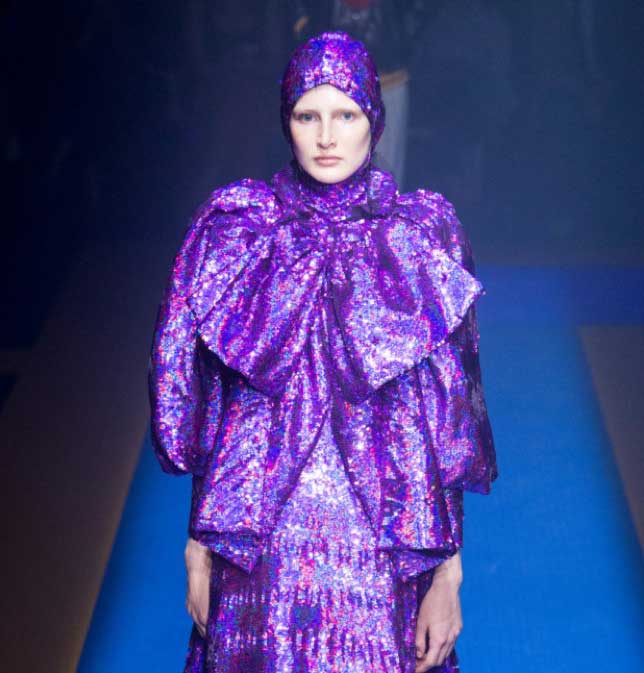 Неделя моды в Милане: Gucci заинтересовалась нарядами оверсайз. Фото