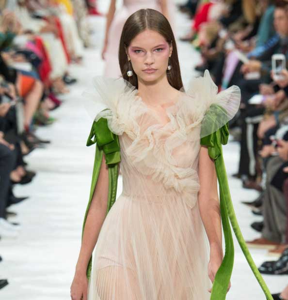 Неделя моды в Париже: чудесная прозрачная коллекция от Valentino. Фото