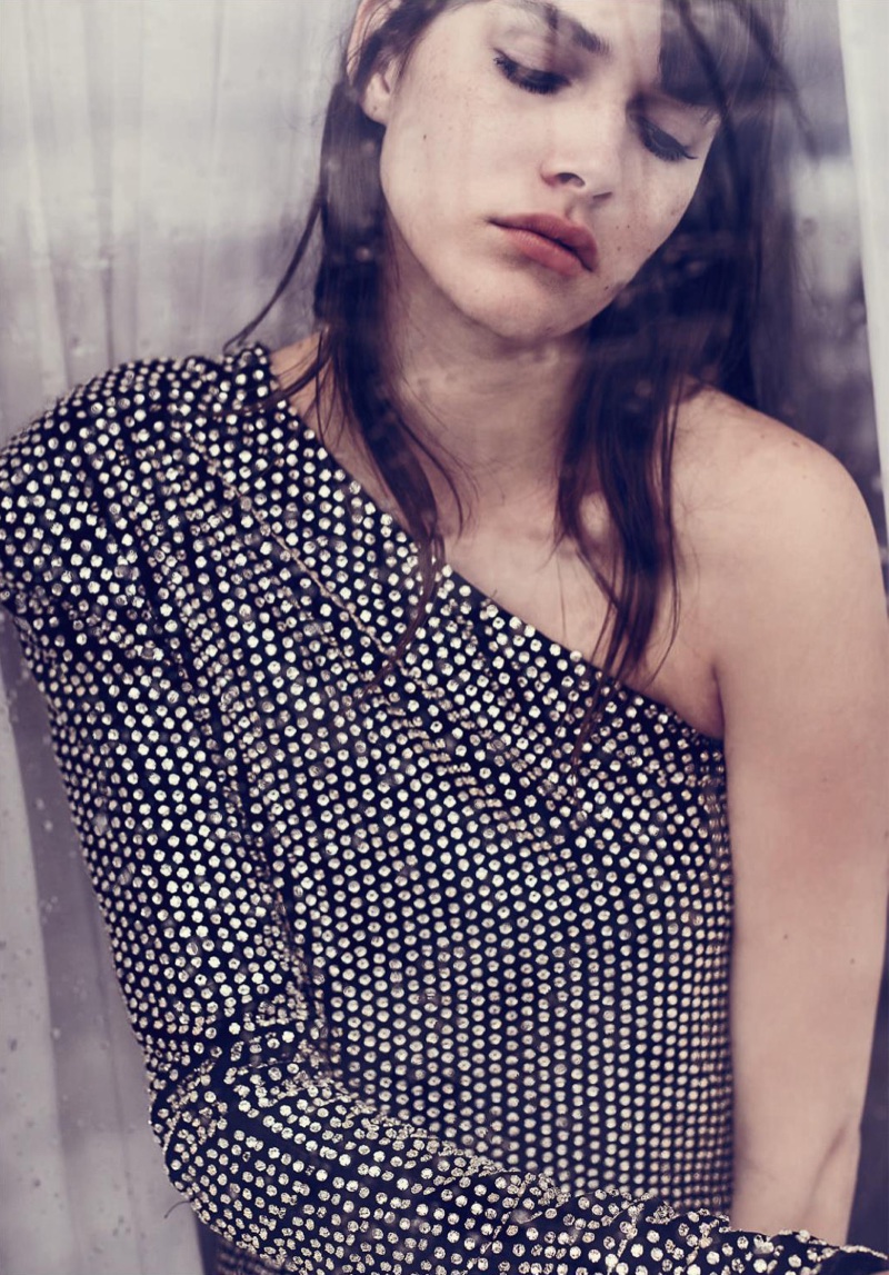 Мода: Ванессой Муди можно полюбоваться в Harper’s Bazaar UK. Фото