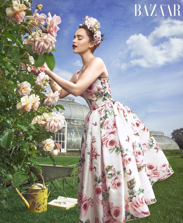 Мода: немного лета с Эмилией Кларк в Harper’s Bazaar. Фото