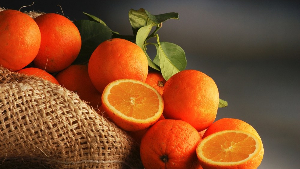 Сколько калорий в апельсине (одном) и чем он полезен