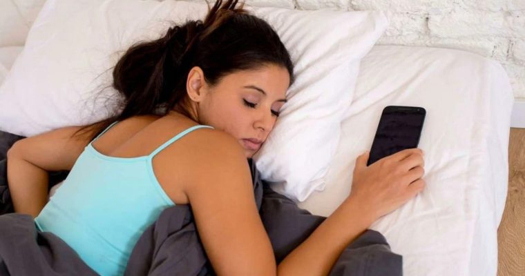 Сон с iPhone опасен для жизни