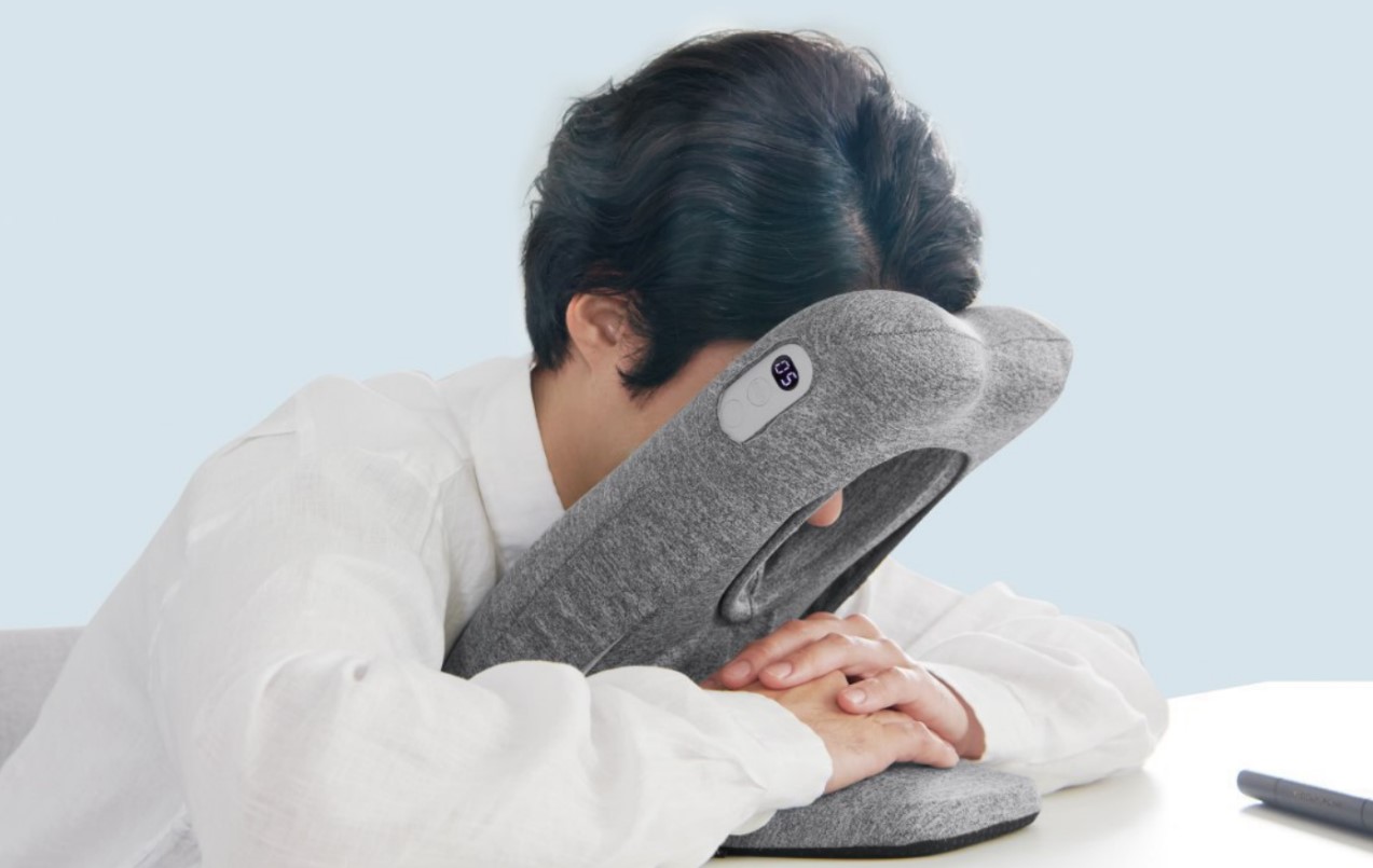 Подушка для дневного сна: японцы придумали, как отдыхать на работе