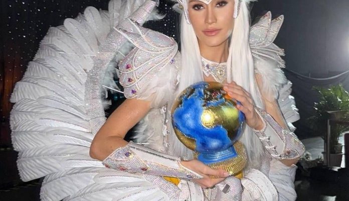 В сети обсуждают странный наряд участницы «Мисс Вселенная-2025» от Украины