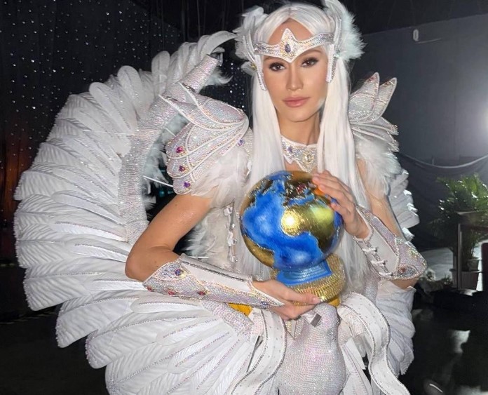 В сети обсуждают странный наряд участницы «Мисс Вселенная-2025» от Украины