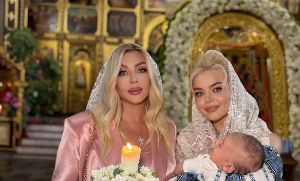 Алина Гросу крестила сына: крестной мамой стала Ирина Билык