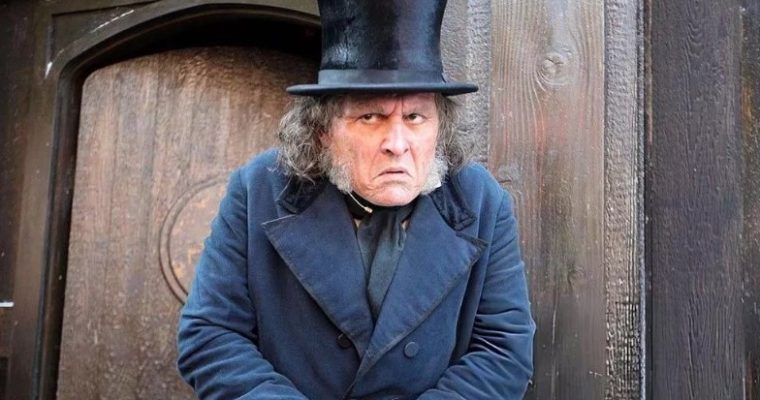 Джонни Депп стал Скруджем: Paramount представила первый постер новой экранизации