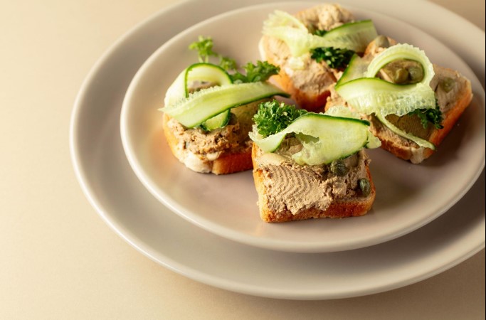 Вкус лета на хлебе: 5 нежных паштетов без лишних хлопот
