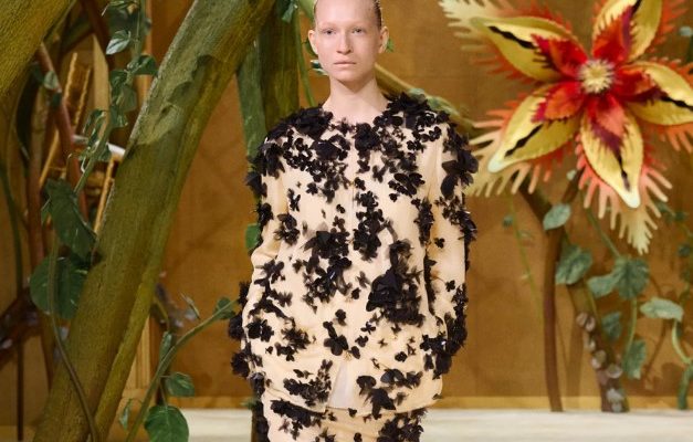 Chanel представил коллекцию кутюр в стиле сказочного сада