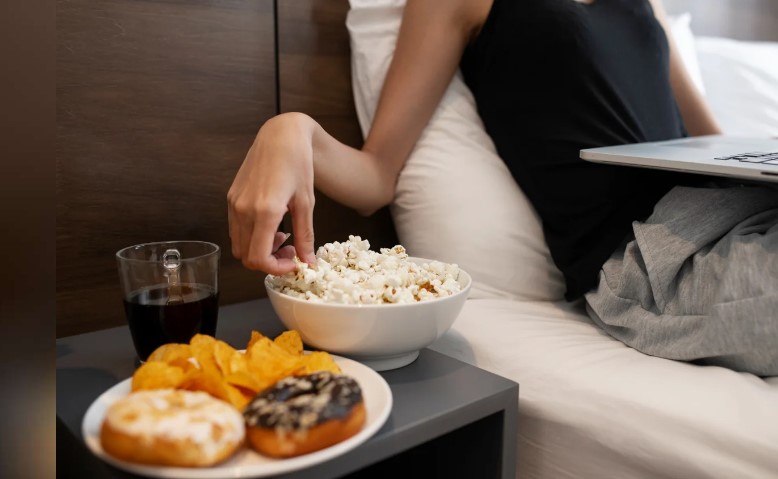 Скрытые причины вечернего переедания: дело не только в силе воли