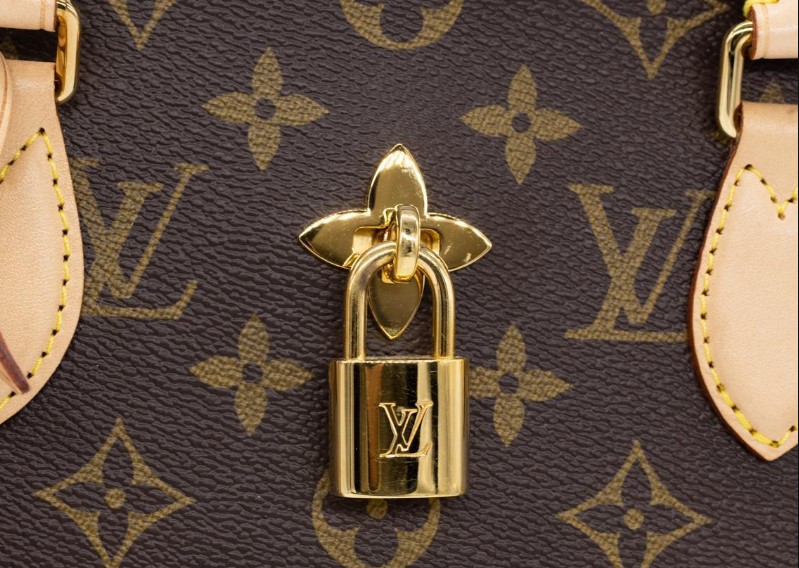 Louis Vuitton снова оказался в центре спора в Китае