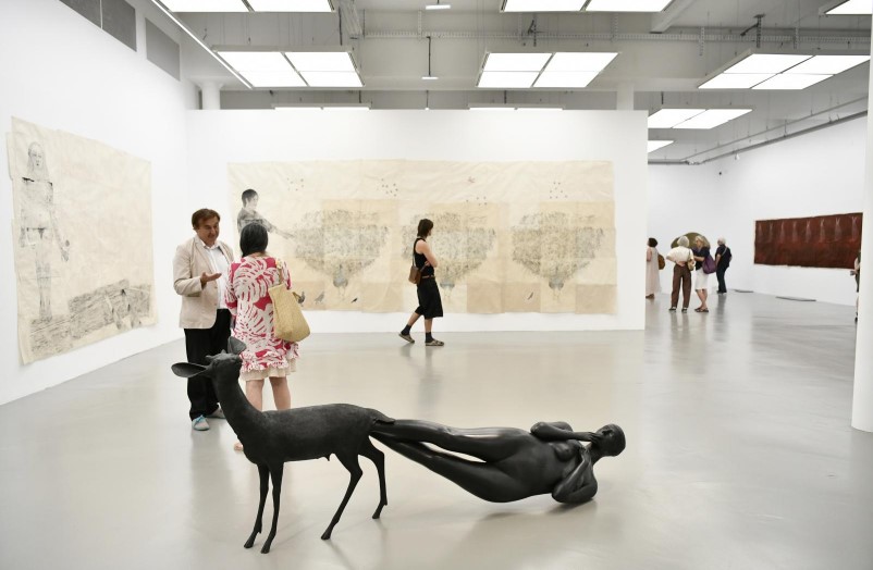 Человек и животное: большая выставка Kiki Smith в Монпелье