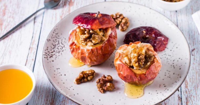 10 рецептов с яблоками: завтраки, десерты и уютная классика