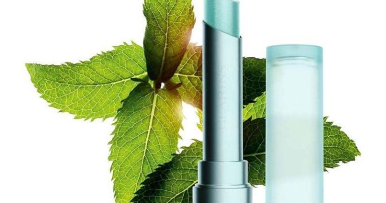 Clarins представил бальзам для губ с криоэффектом