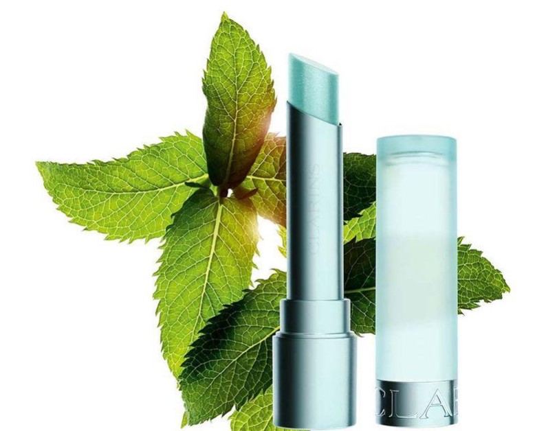 Clarins представил бальзам для губ с криоэффектом