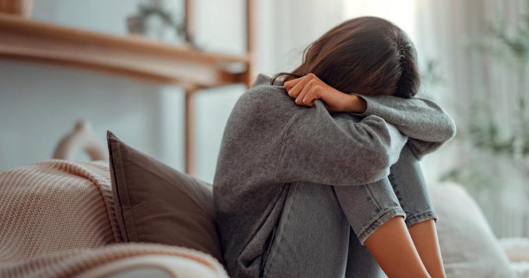 Чем болеют тревожные люди: расстройства и практические решения