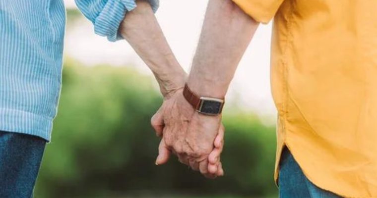 Почему одни пары сохраняют близость спустя 35 лет, а другие — нет