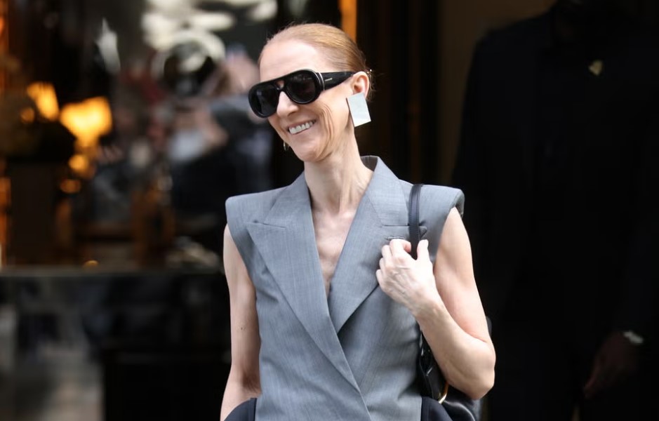 Селин Дион появилась в Париже в новом образе Givenchy